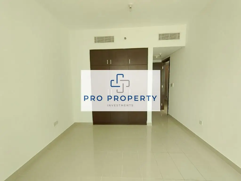 Stylish 1BR Spacious Living Sea View (3)